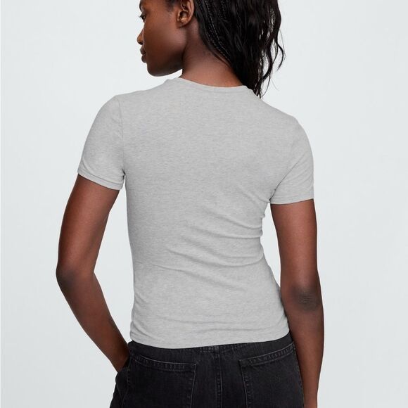 NWT GAP T-shirt - Picture 3 of 4